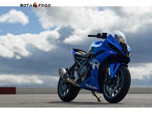 Línea completa Race series AT2 Yoshimura USA. 11720ap520