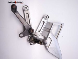 Soporte estribo DEL IZQ    Yamaha Tzr 49 50 2003-2013 C3A0841