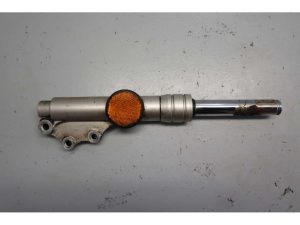 Barra botella IZQ Yamaha NEOS 49 50 C3H121