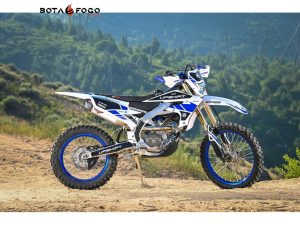 Línea completa Signature series RS-12 Yoshimura USA. 231020s320